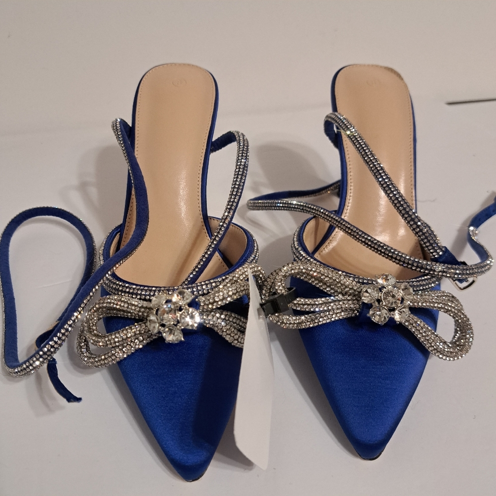 Amoji blue heels size 8